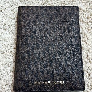 Michael kors passport cover
